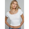 Kadın Beyaz Premium Dantel Detaylı Fiyonk Aksesuarlı Crop Top Bluz