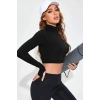 Kadın Siyah Dik Yaka Fermuarlı Uzun Kollu Parmak Geçmeli Crop Top Spor Bluz