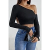 Kadın Siyah Modern Fit Tek Omuz Detaylı Uzun Kol Crop Top Bluz