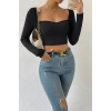 Kadın Siyah Modern Fit Uzun Kol Göğüs Dekolteli Şık Crop Top Bluz