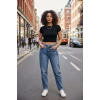 Kadın Siyah Modern Fit Yuvarlak Yaka Yarım Kol Crop Top Bluz