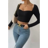 Kadın Siyah Uzun Kol Göğüs Dekolteli Şık Crop Top Bluz