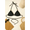Siyah Pedli Üçgen Bikini Üstü Halter Bağlamalı Aksesuarlı Esnek Kumaş Kadın Mayo Üstü