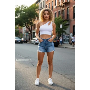 Kadın Beyaz Modern Fit Tek Omuz Cut Out Detaylı Crop Top Bluz