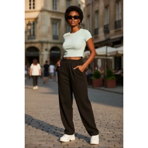 Kadın Beyaz Modern Fit Yuvarlak Yaka Crop Bluz