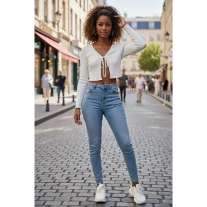 Kadın Beyaz Uzun Kollu Önden Bağlama Detaylı Crop Top Bluz