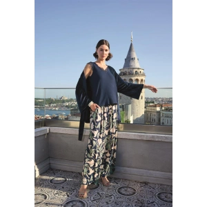 Yaprak Desenli Ve Dantelli 3lü Pijama Takımı