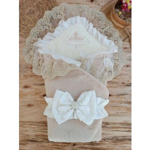 Yenidoğan Wool Yün Kumaş Taç Nakışlı Güpür Duvaklı Fiyonk Prizma Taş Unisex Kundak Bebek Battaniyesi Bej