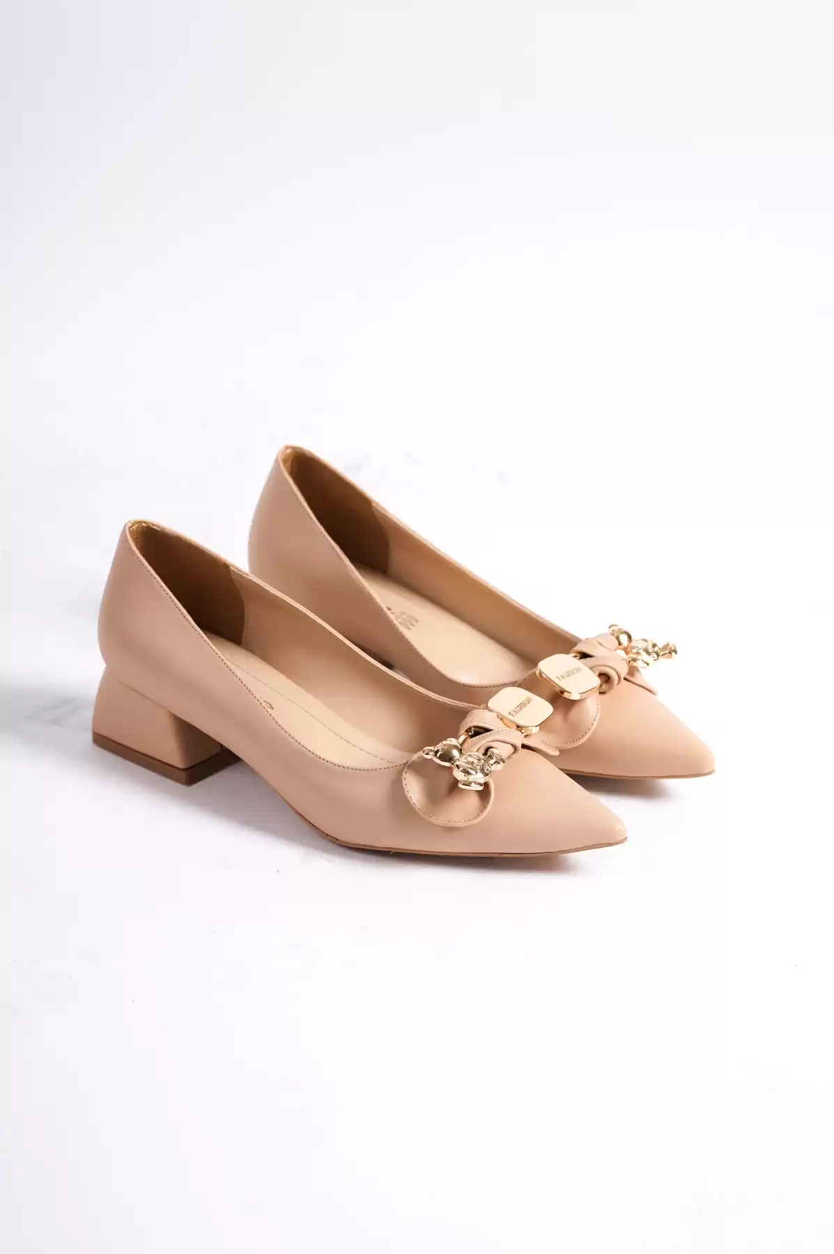 Nut Skin Woman Short Chorus Ribbon Heels