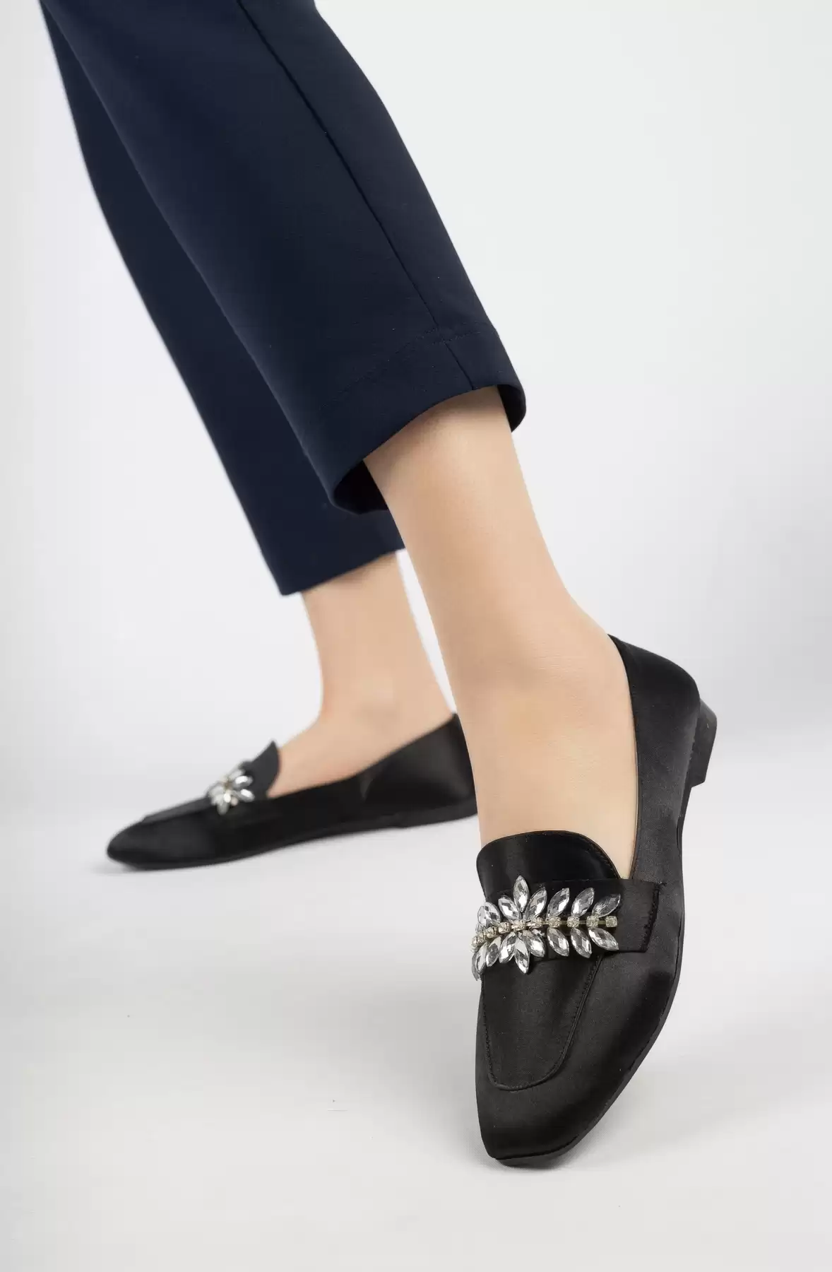 Black Satin Woman Square Nose Shoes