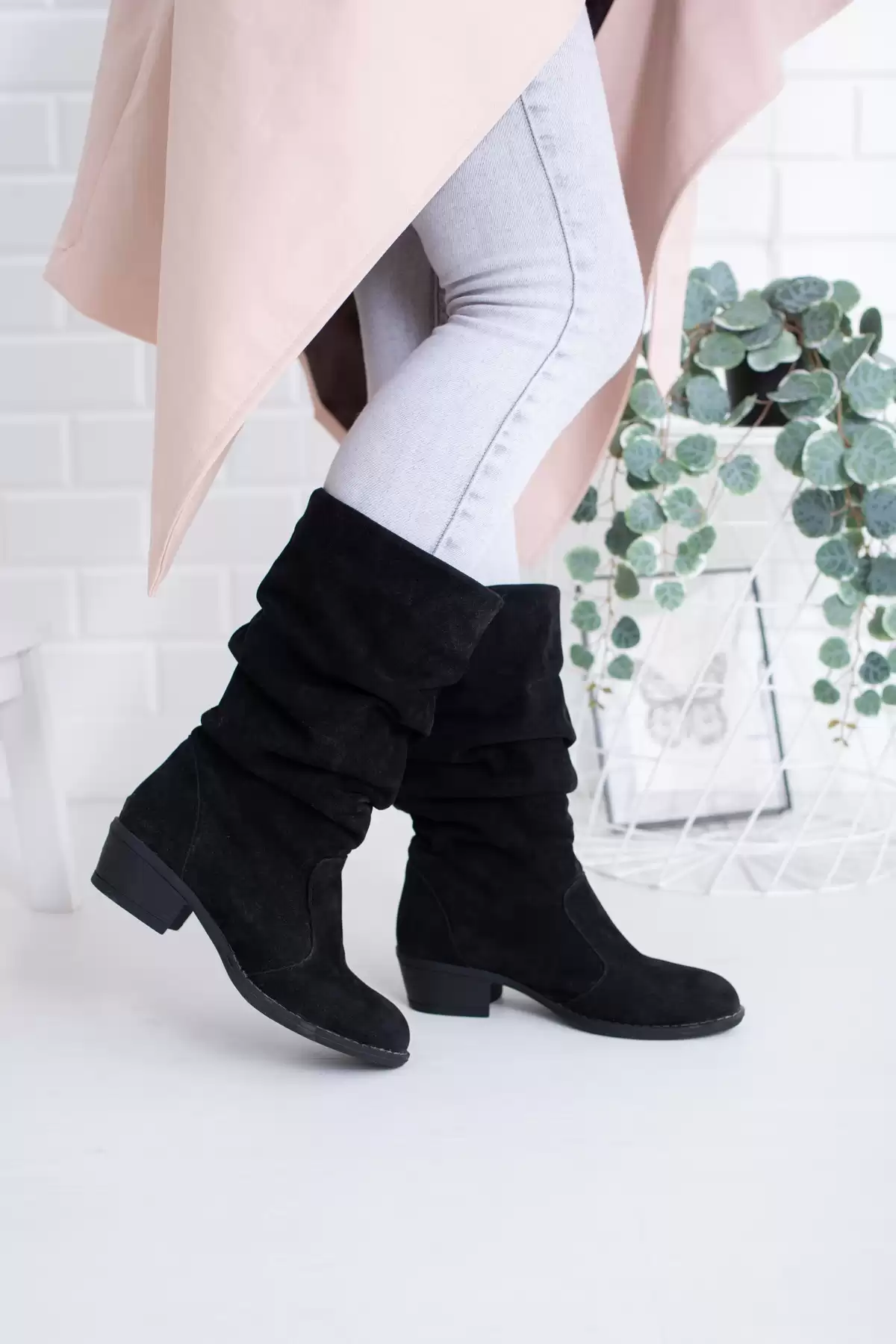 Black Suede Woman Boots