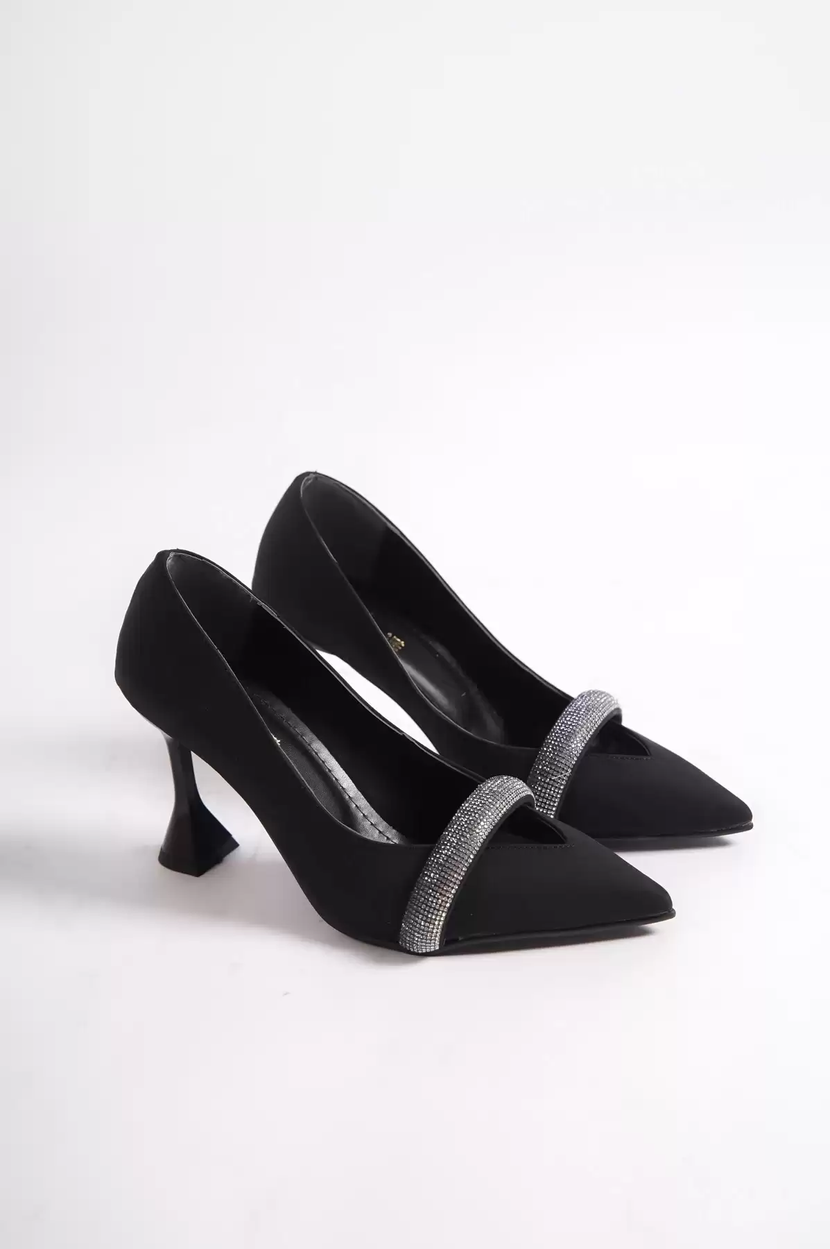 Black Satin Woman Fine Heels With Stony