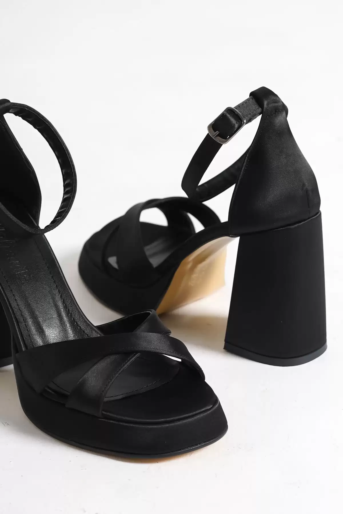 Black Satin Woman Cross Platform Heel Shoes