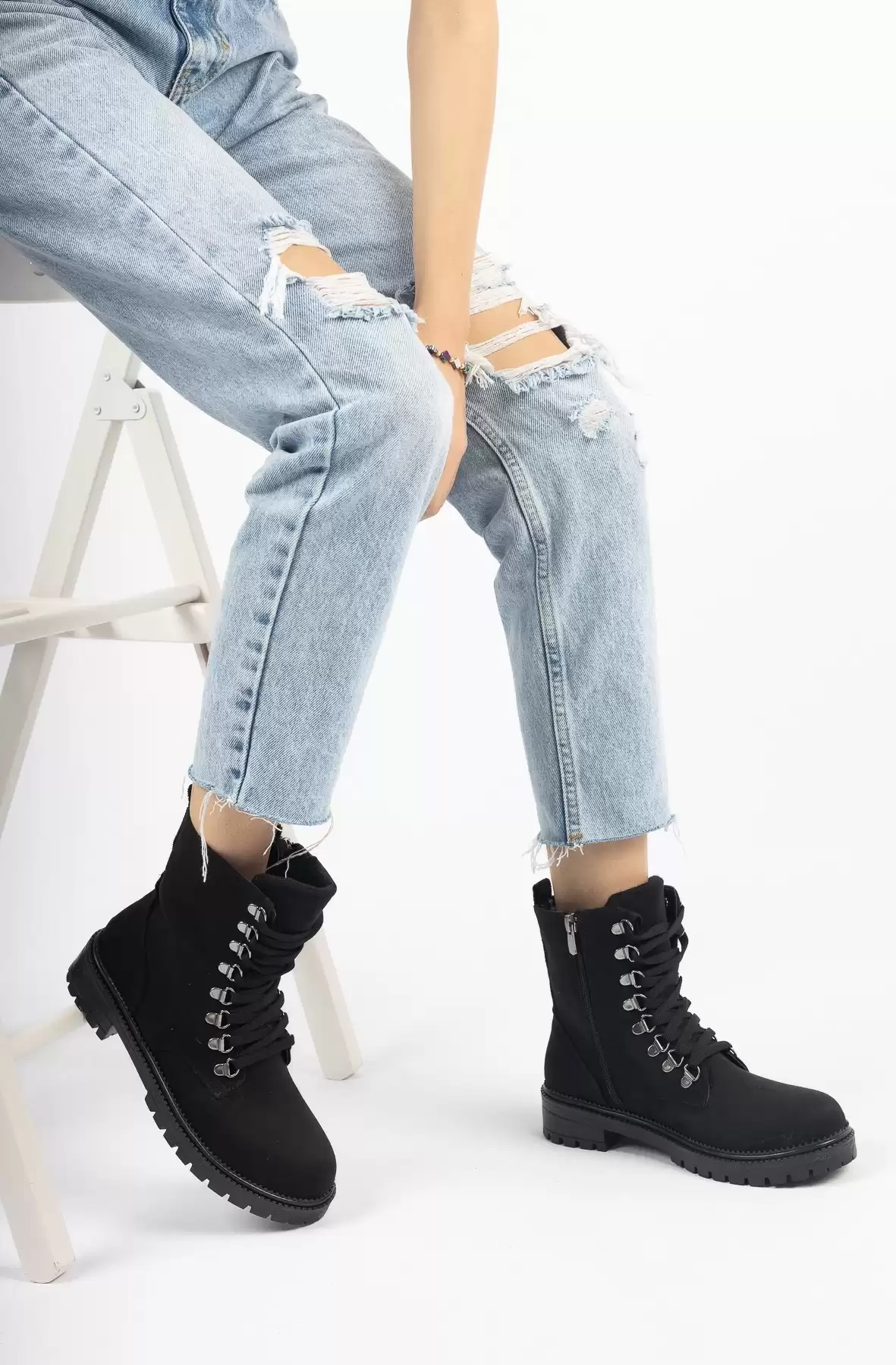 Black Suede Woman Bot