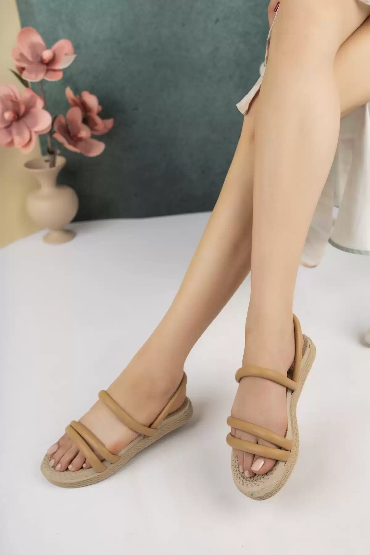 Nut Woman Sandals