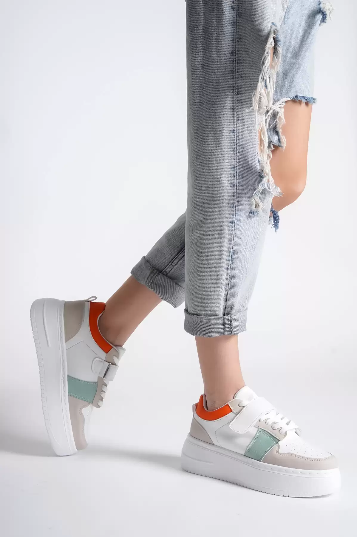 Skin-Orange-Green Woman Sneaker