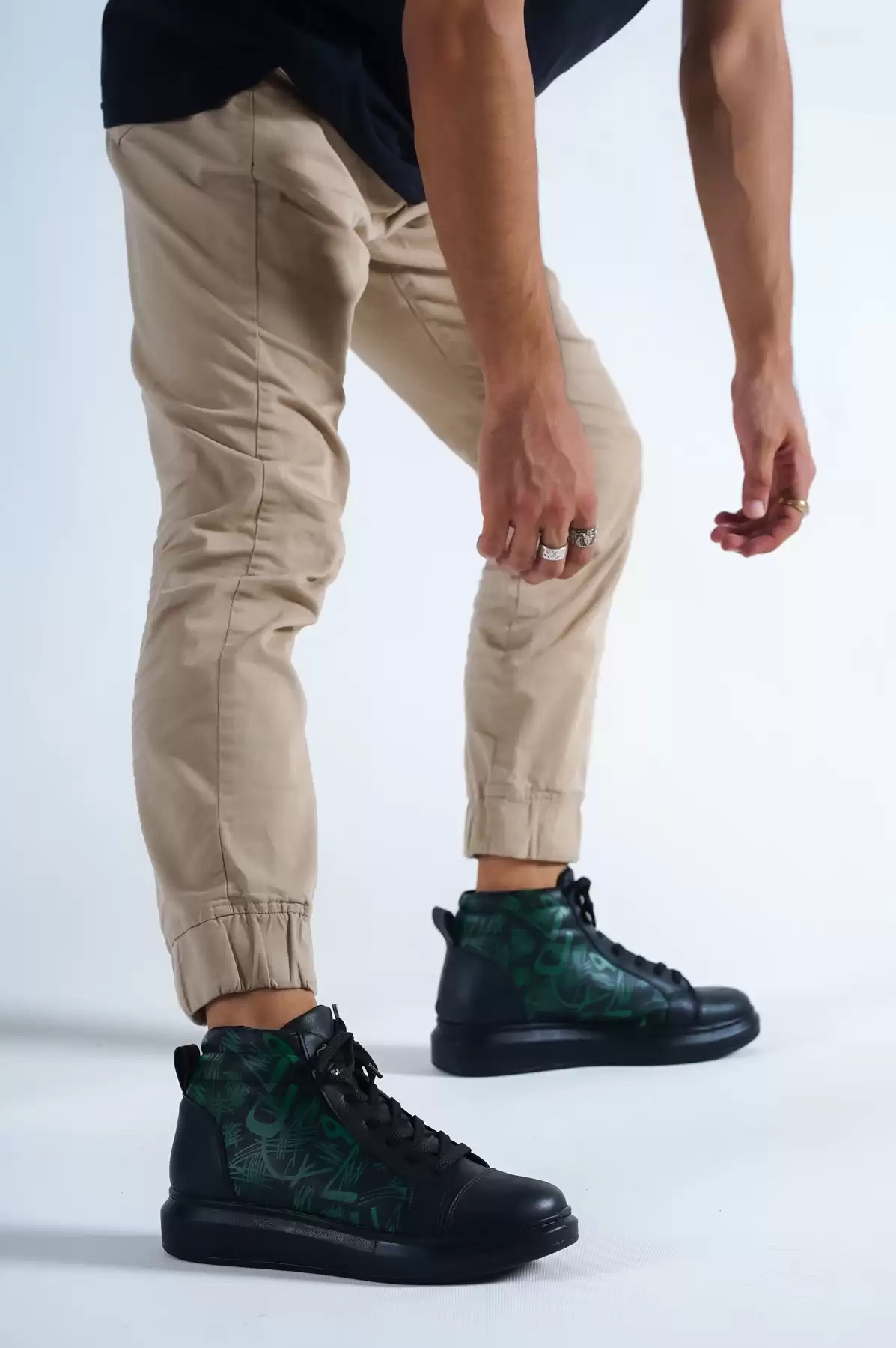 Black-Green Male Wrist Sneaker