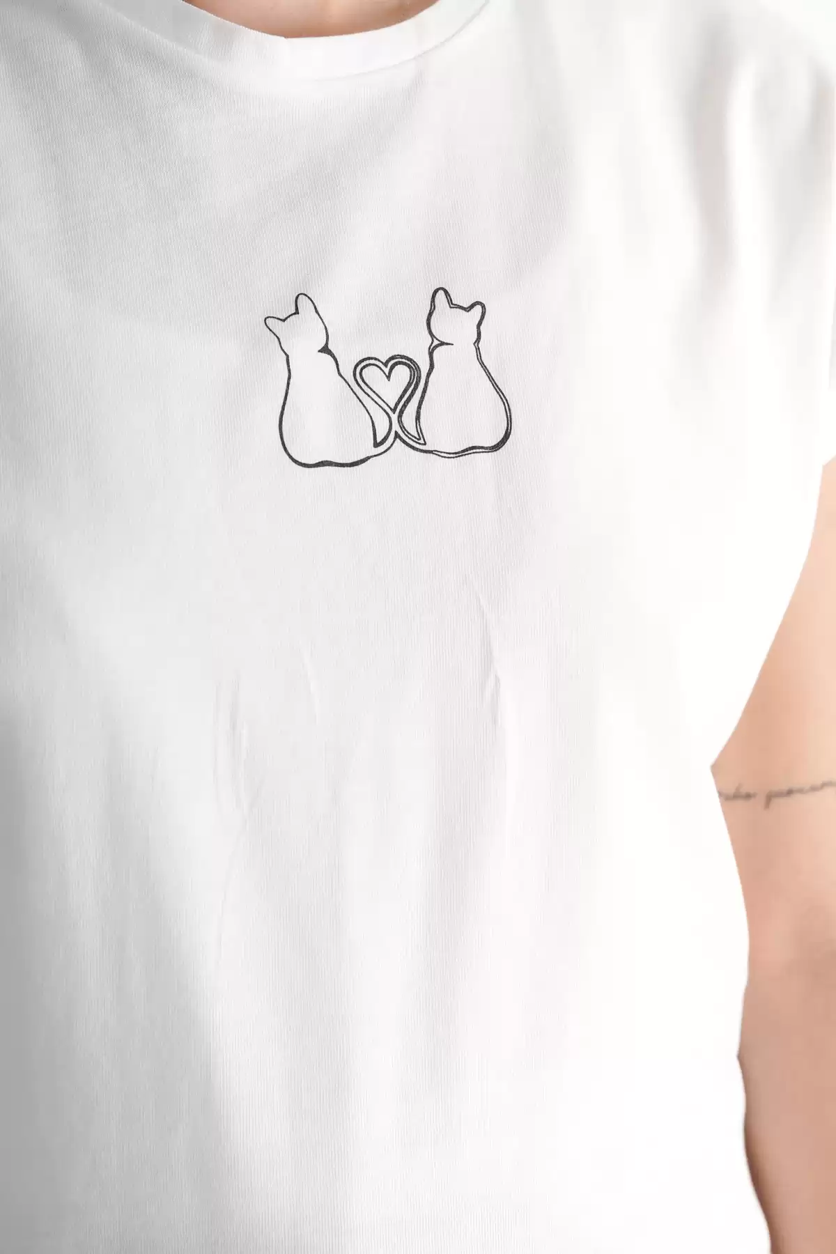 Krem Kadın Kedi Baskılı Alttan Lastikli Oversize Tshirt