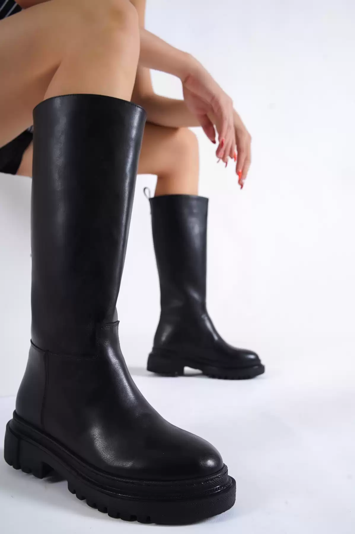 Black Skin Woman Boots