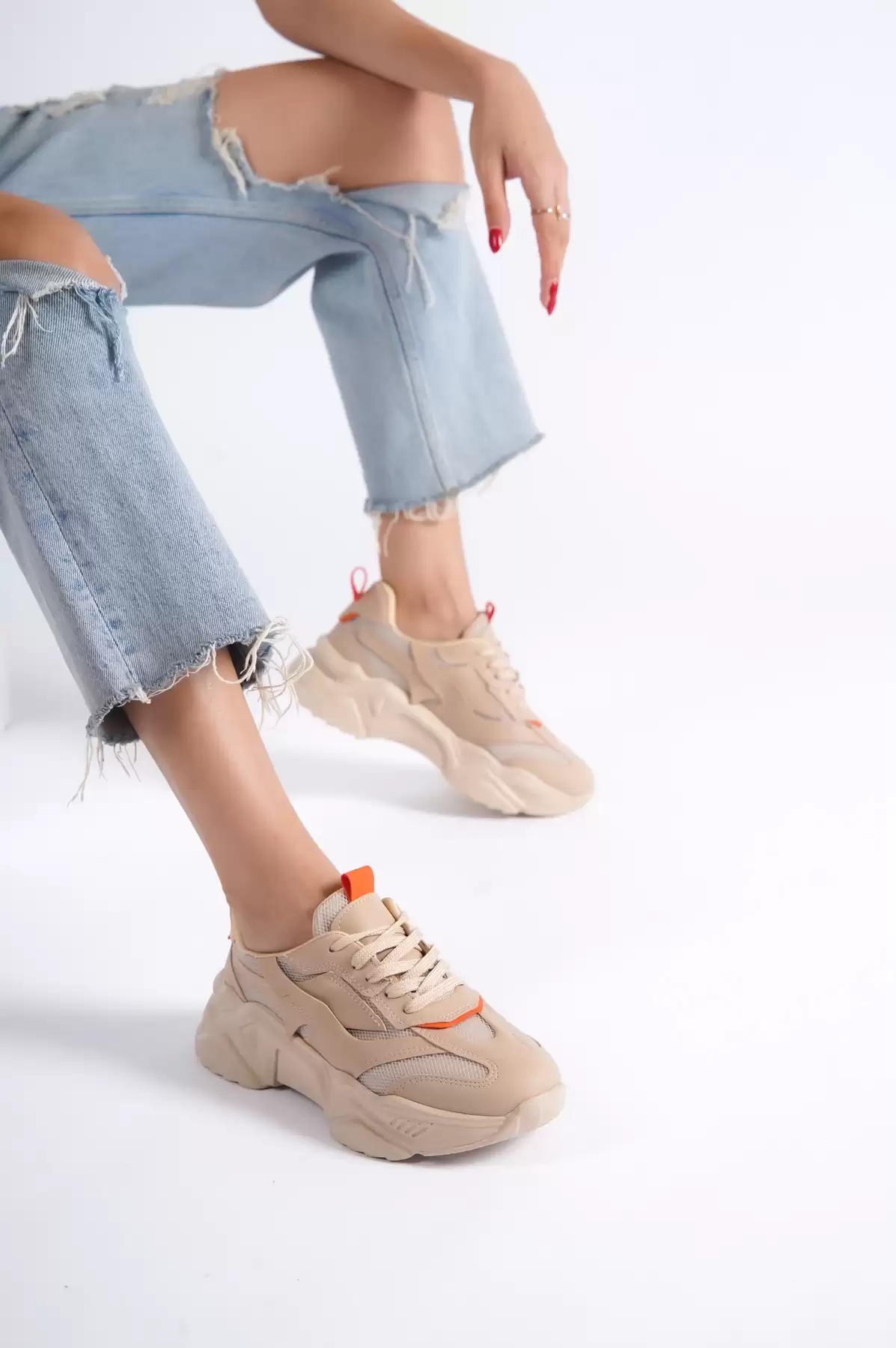 Nut Woman Sneaker