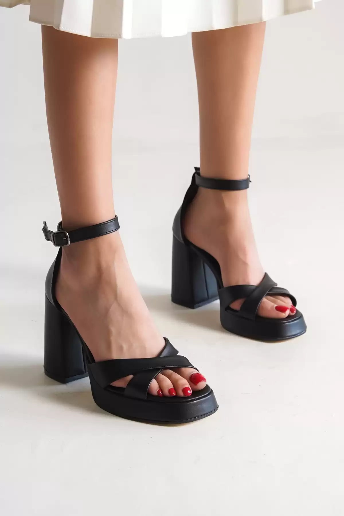 Black Skin Woman Cross Platform Heel Shoes