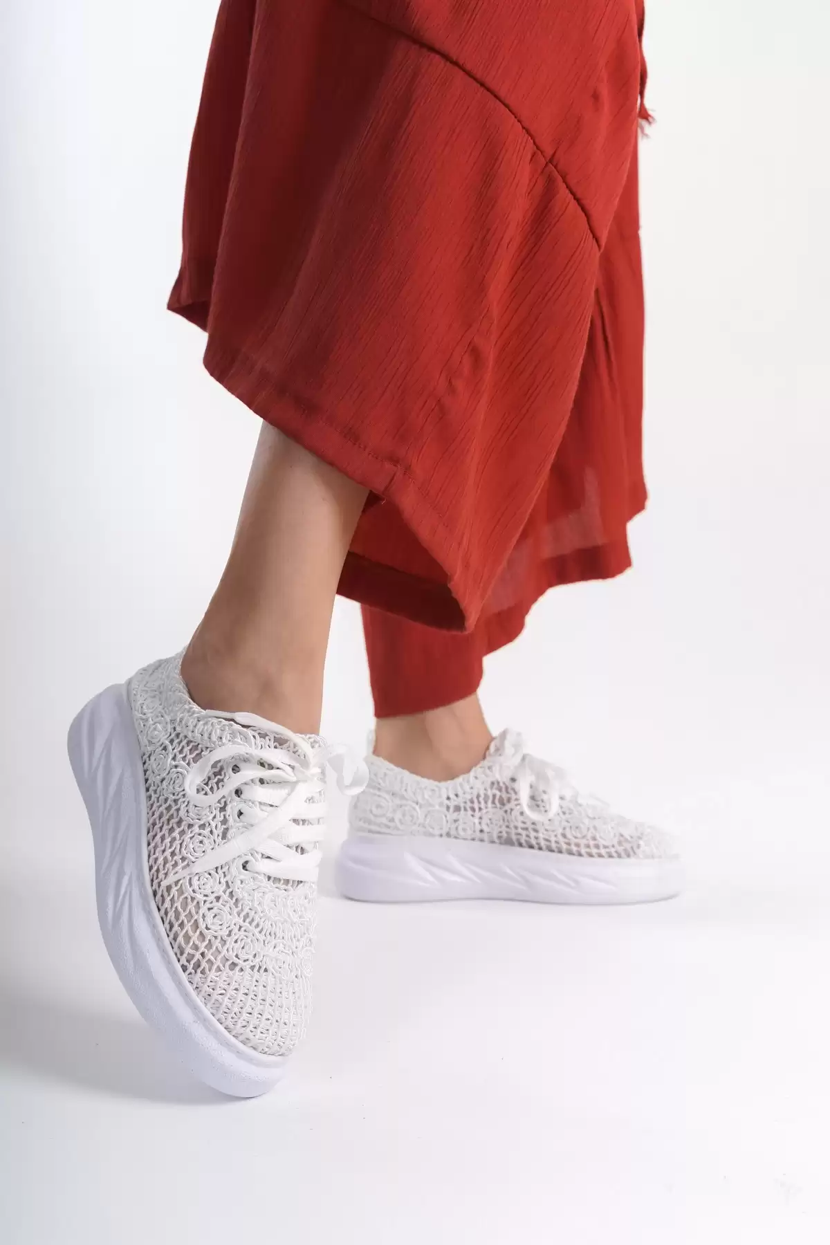 White Lace Female Lace Sneaker