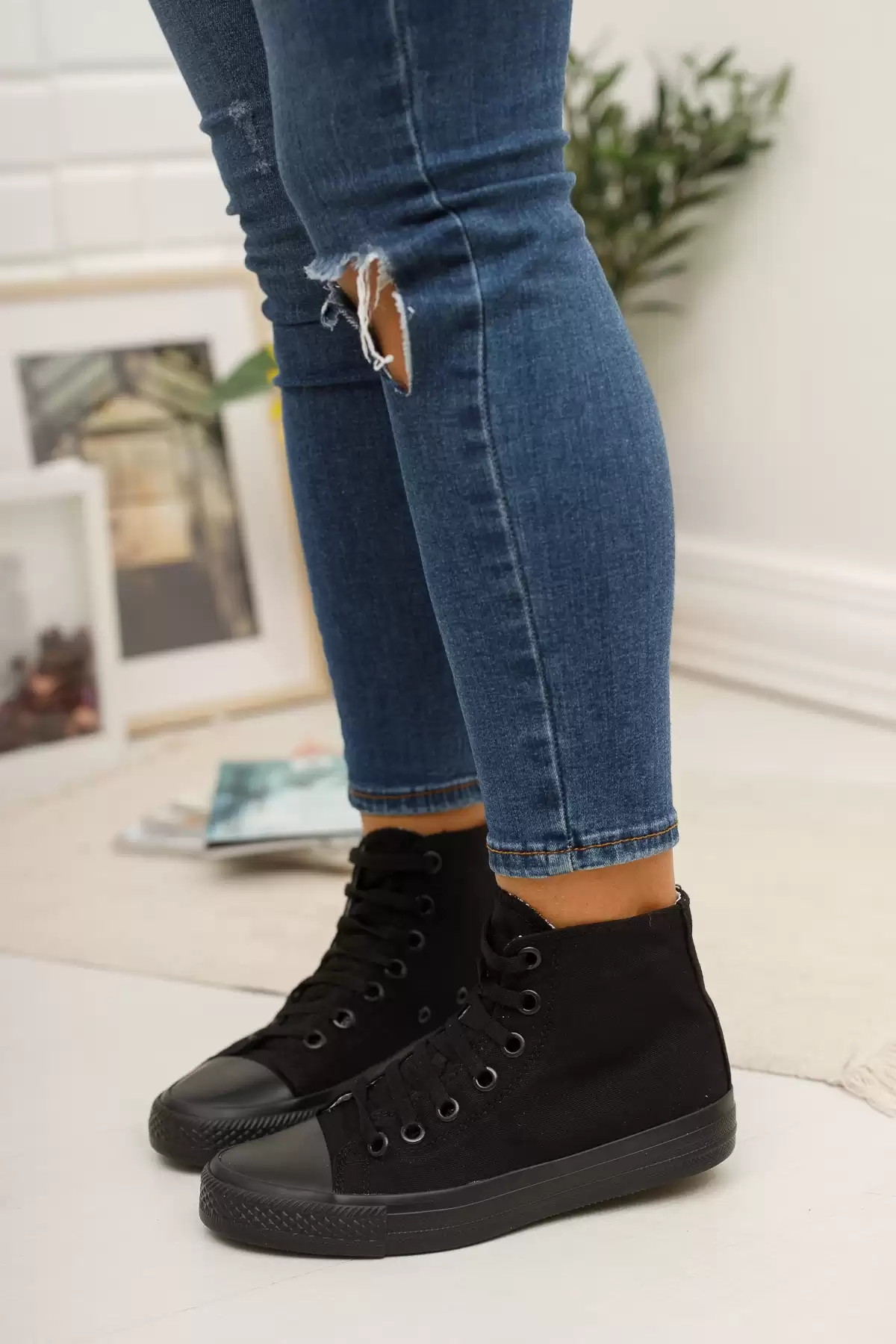 Black Linen Women Convers Boots