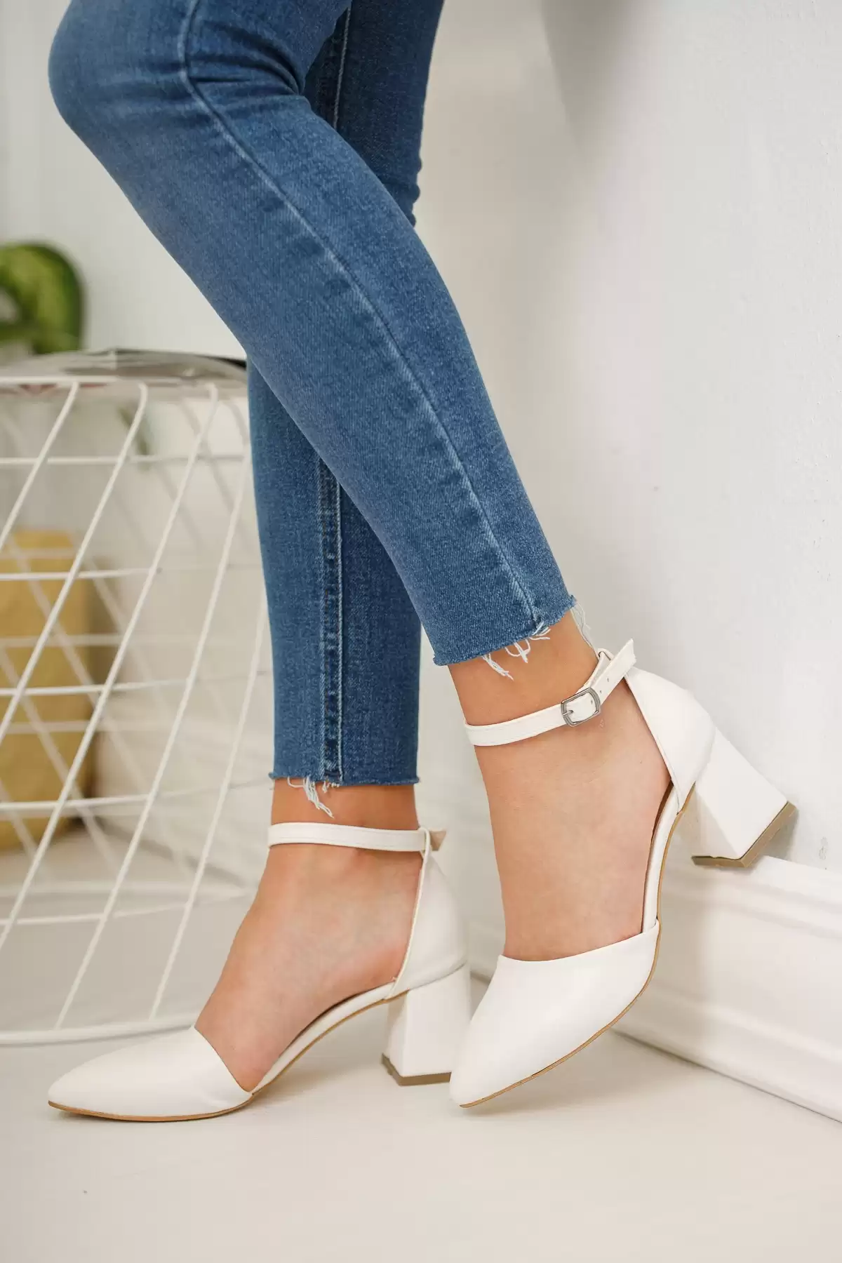 White Skin Woman Classic Heels Shoes