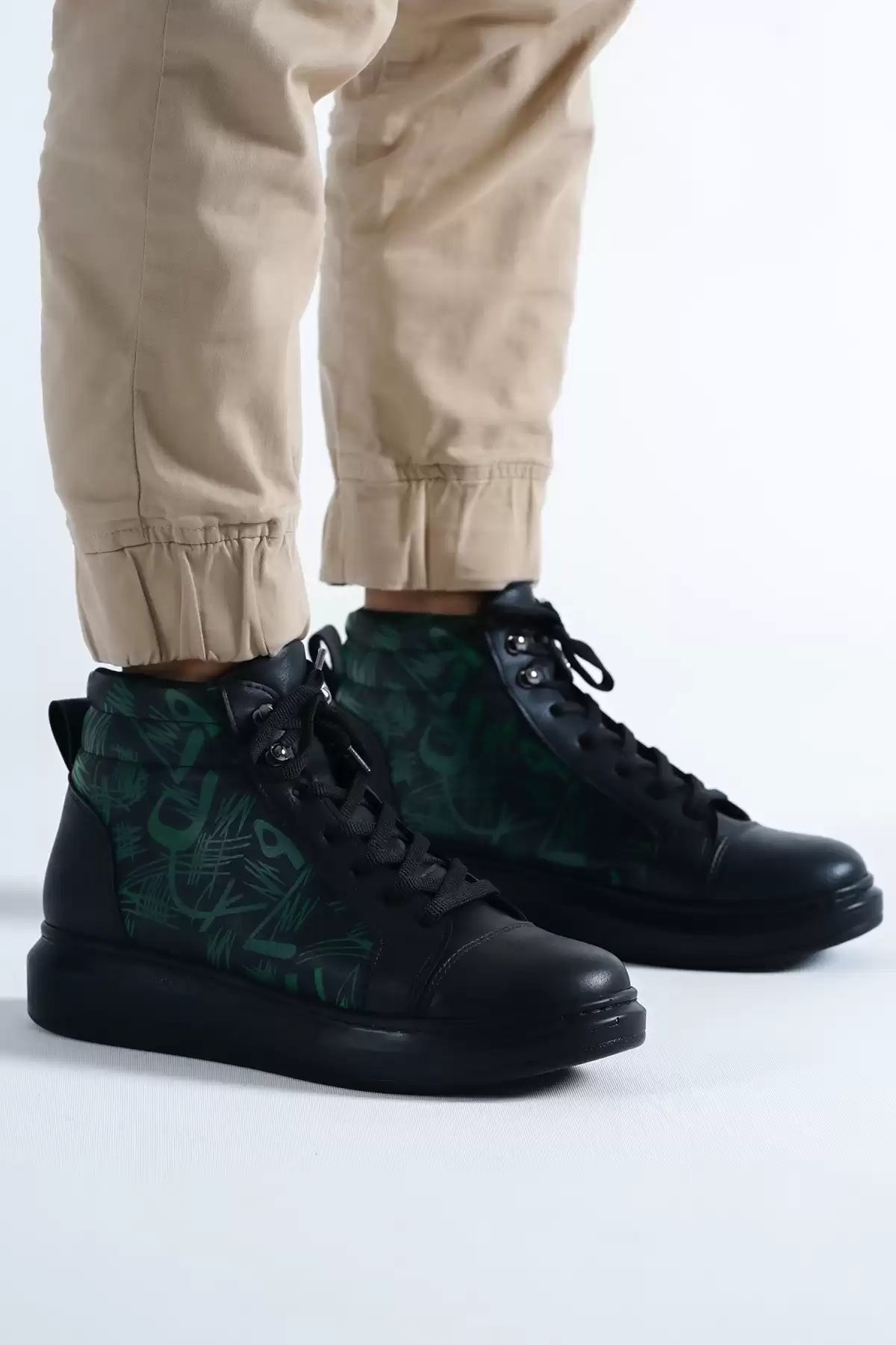 Black-Green Male Wrist Sneaker