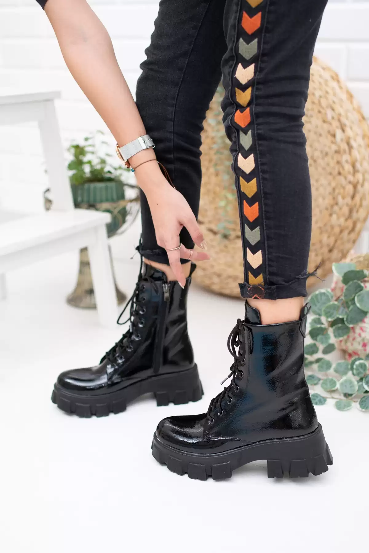 Black Wrinkle Patent Leather Woman Boots