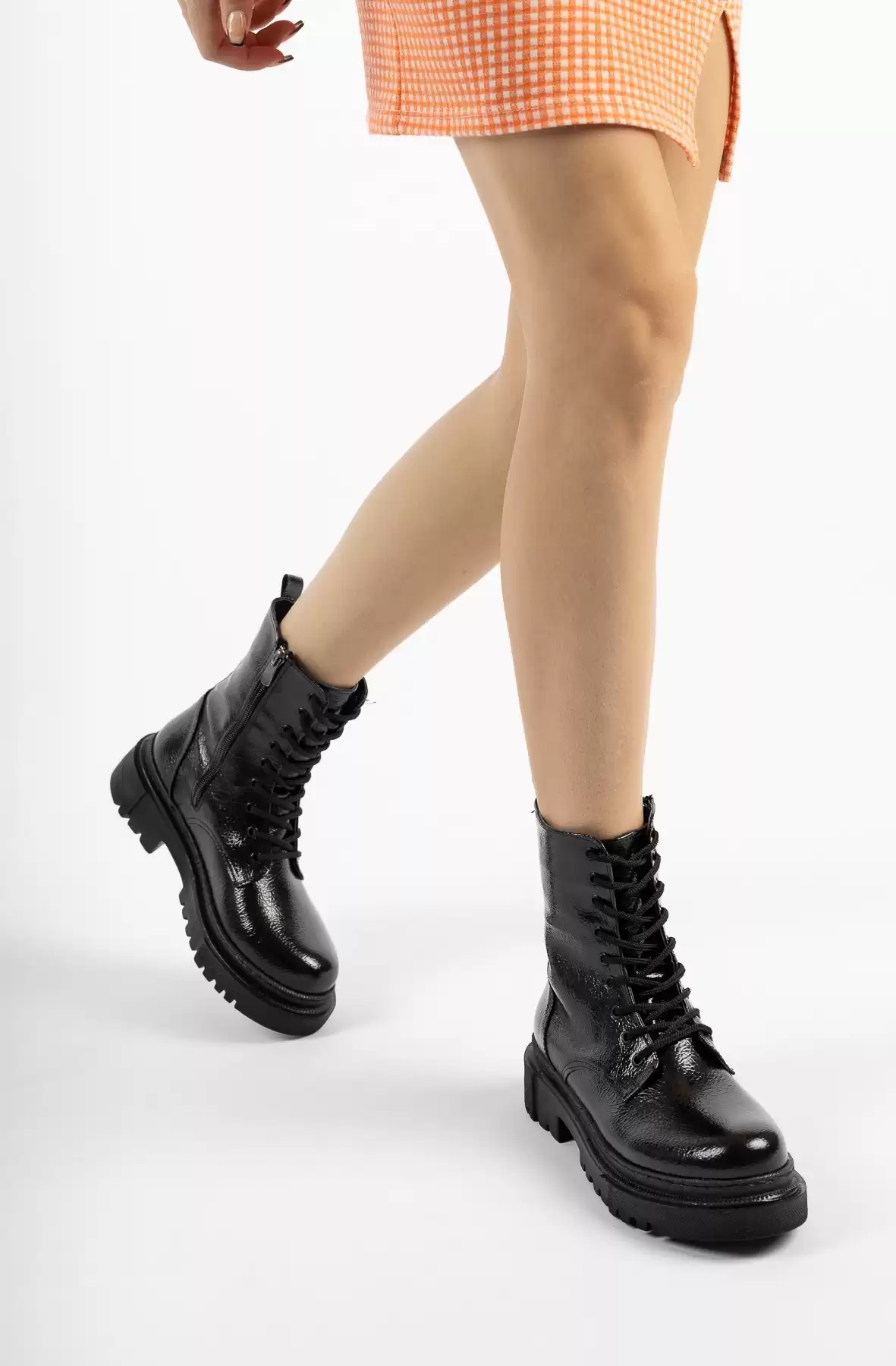 Black Wrinkle Patent Leather Woman Boots