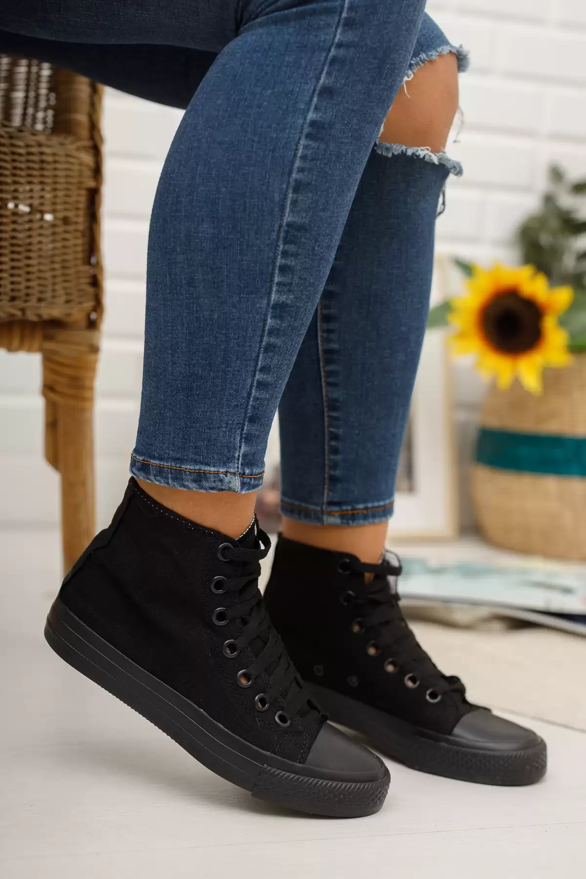 Black Linen Women Convers Boots