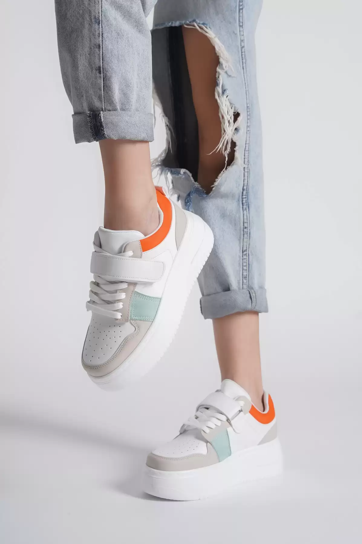 Skin-Orange-Green Woman Sneaker