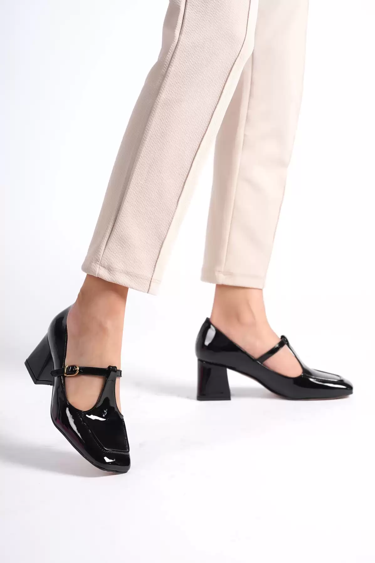 Black Patent Leather Woman Classic Heeled Shoes