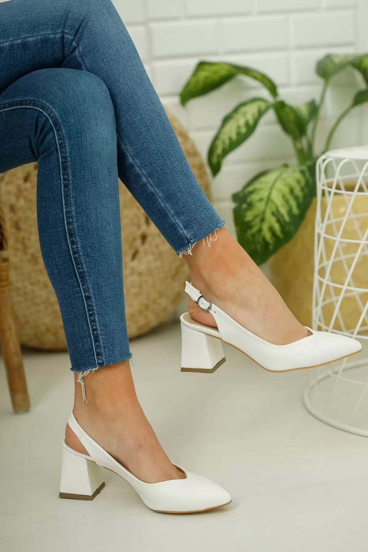 White Skin Woman Classic Heels Shoes