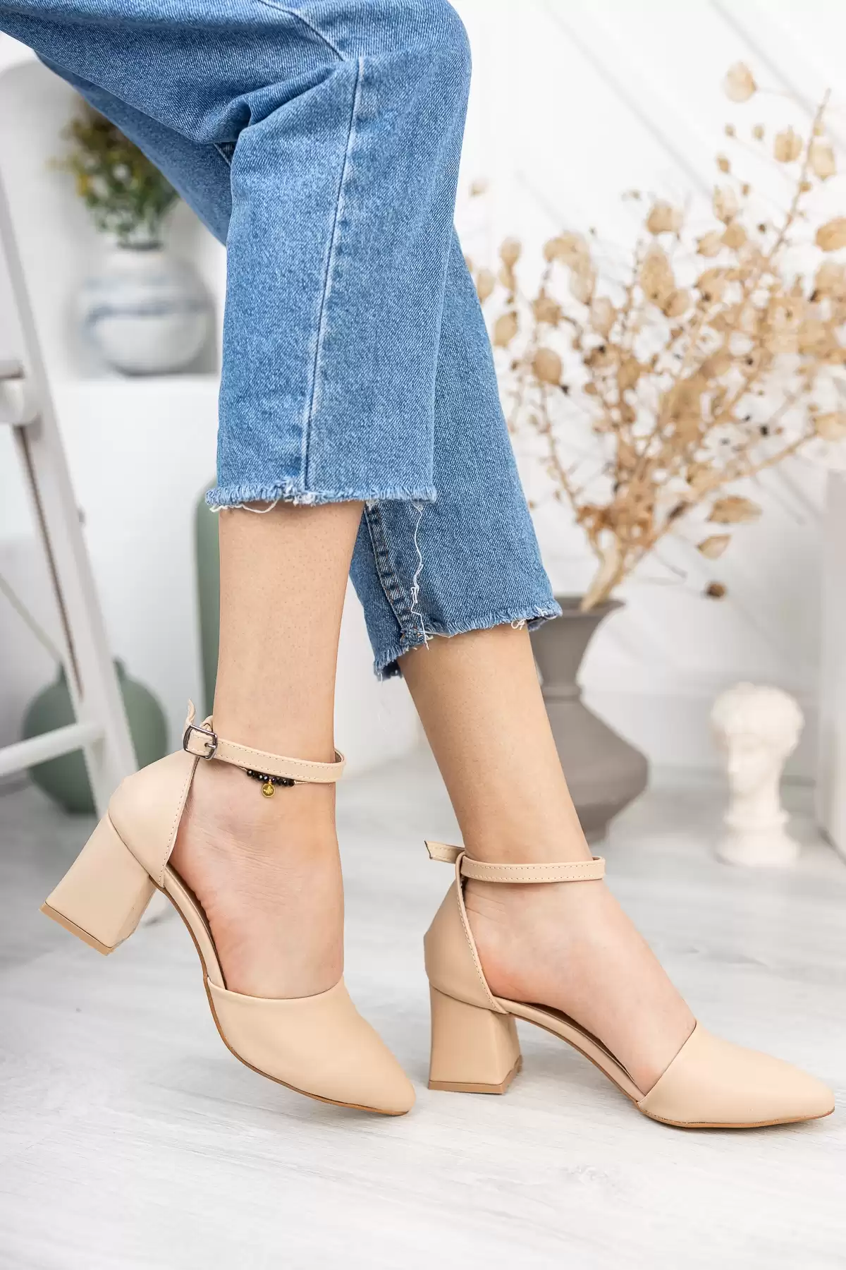 Nut Skin Woman Classic Heels Shoes