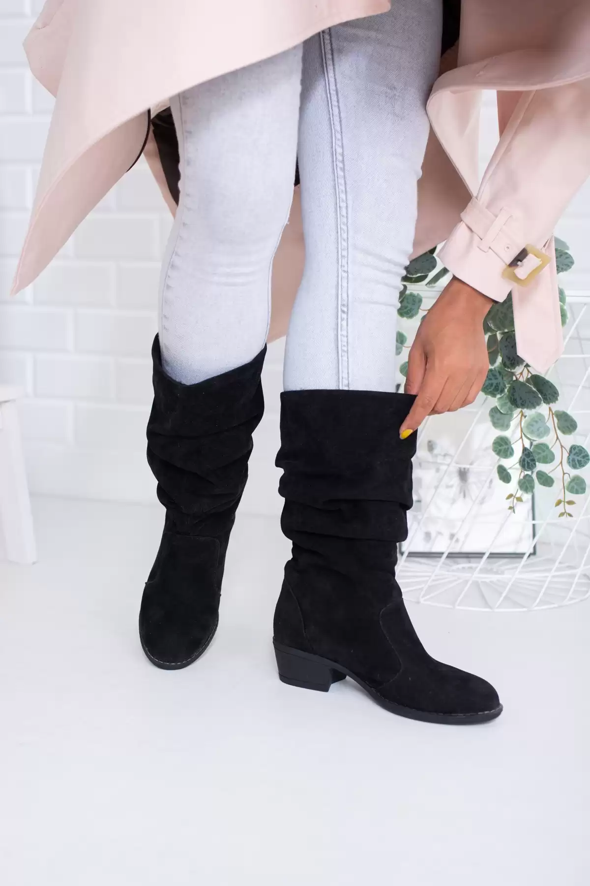 Black Suede Woman Boots