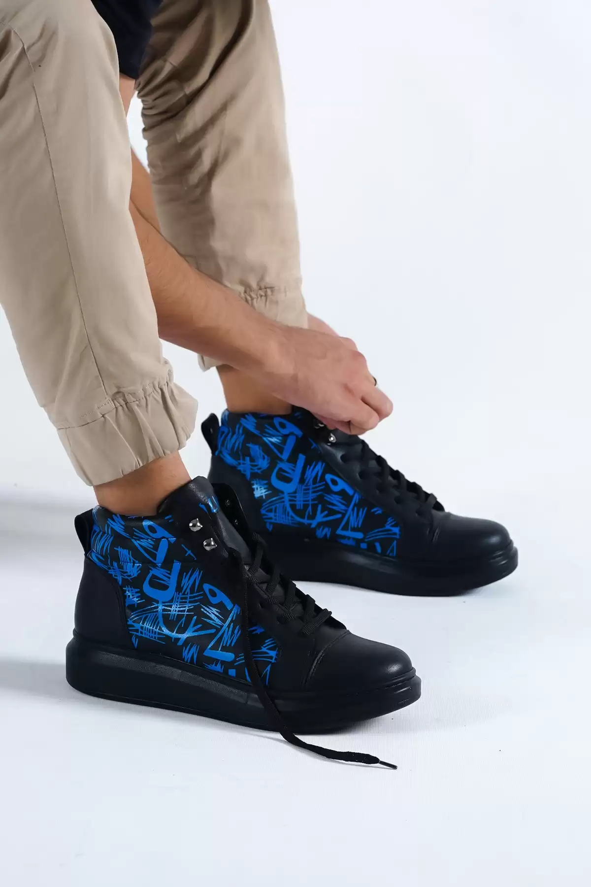 Black-Blue Male Wrist Sneaker