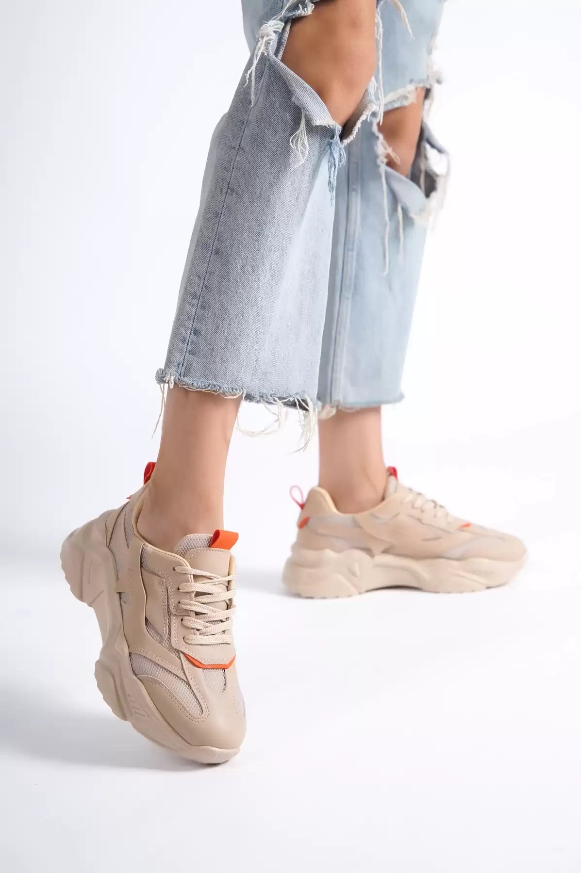 Nut Woman Sneaker