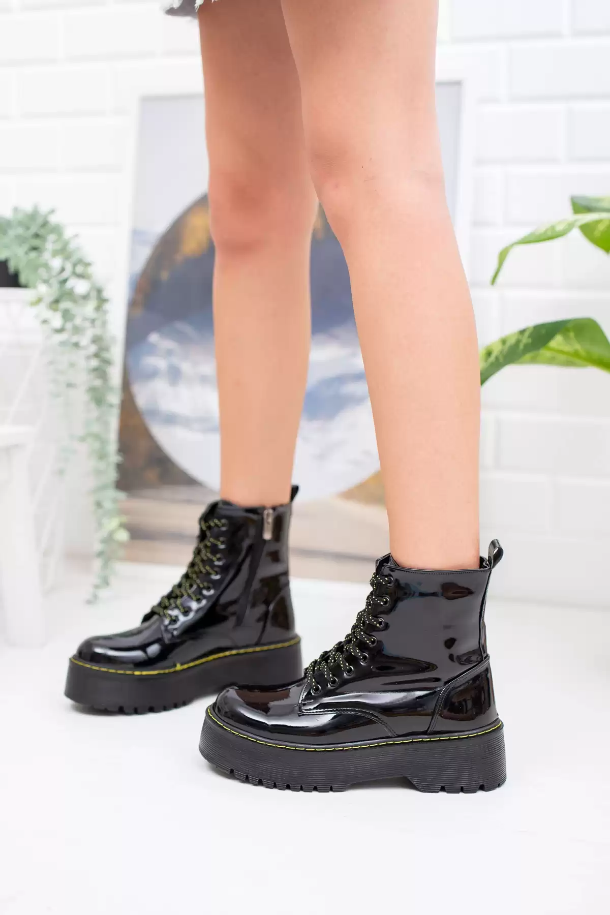 Black Patent Leather Woman Boots