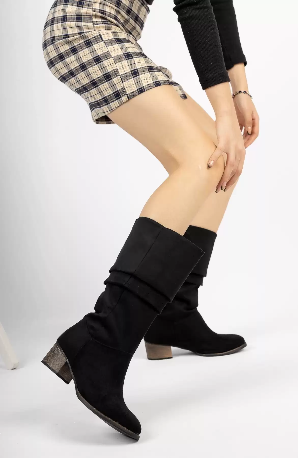 Black Suede Woman Boots