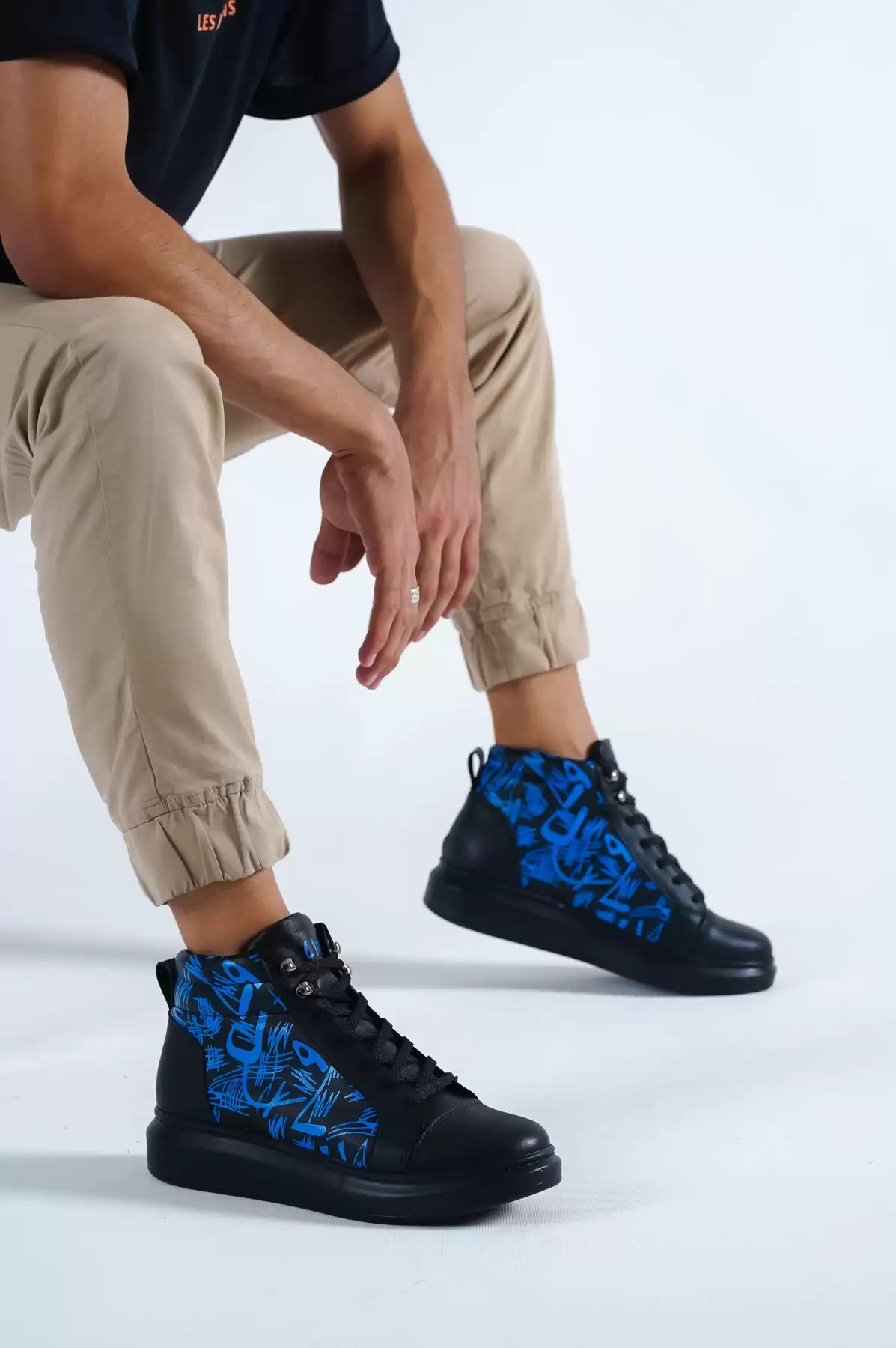 Black-Blue Male Wrist Sneaker