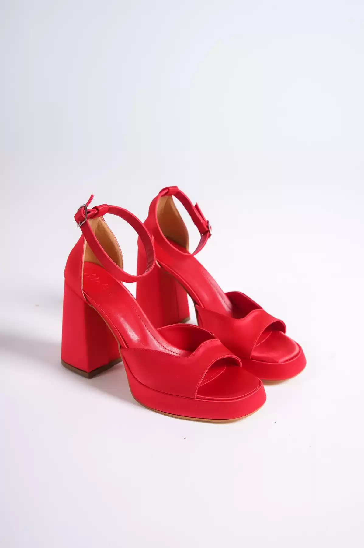 Red Satin Woman Platform Heel Shoes