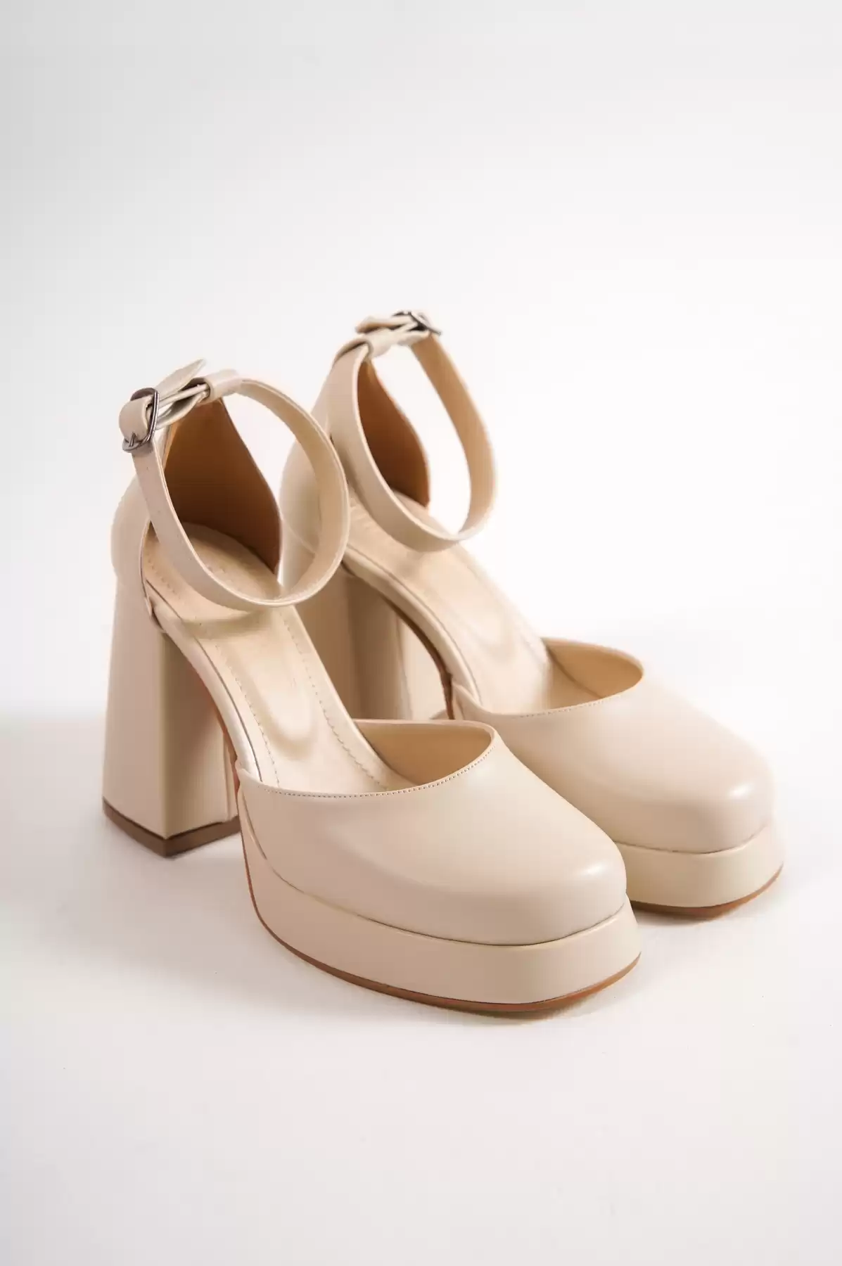 Skin Skin Woman Pre -Closed Platform Heels