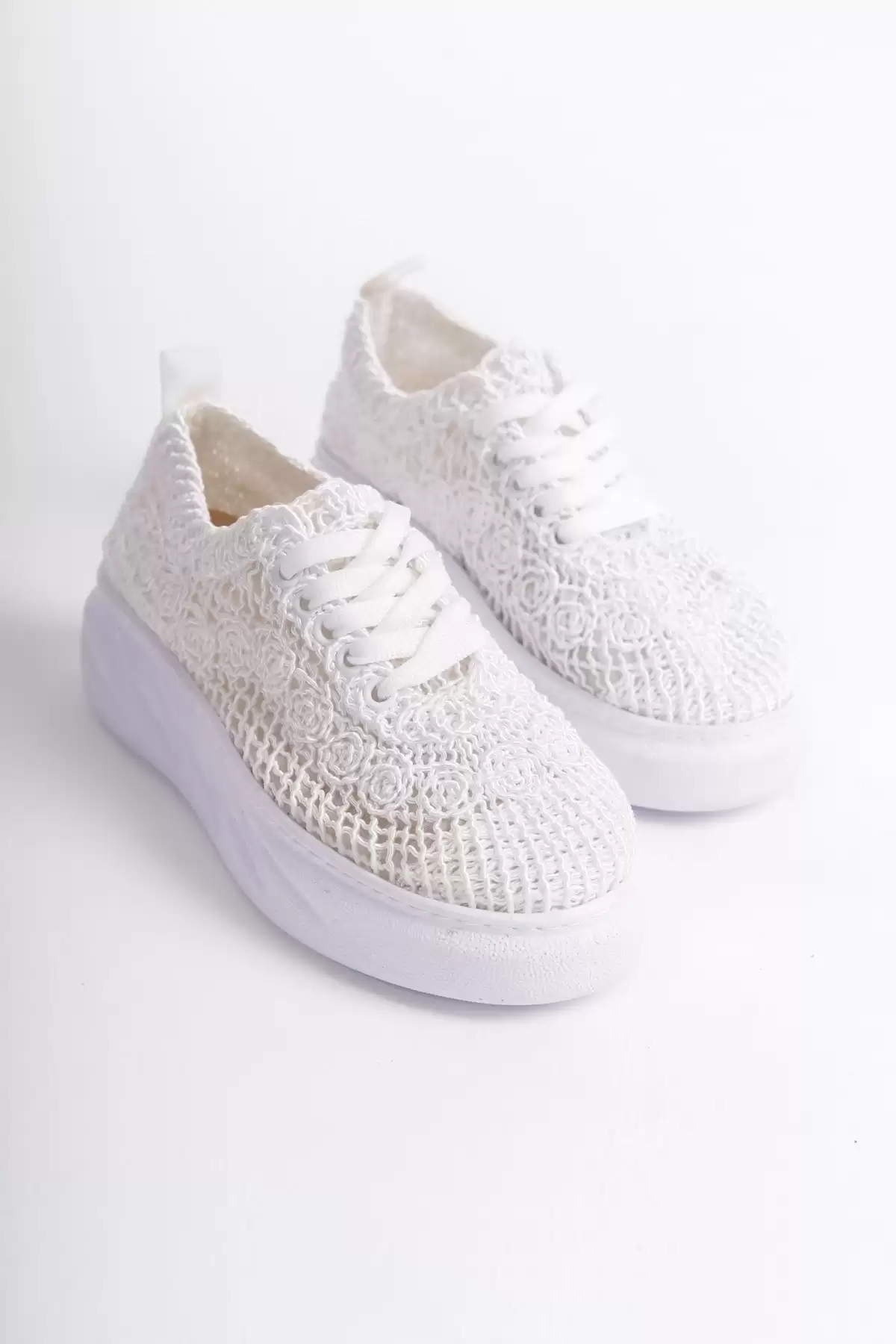 White Lace Female Lace Sneaker