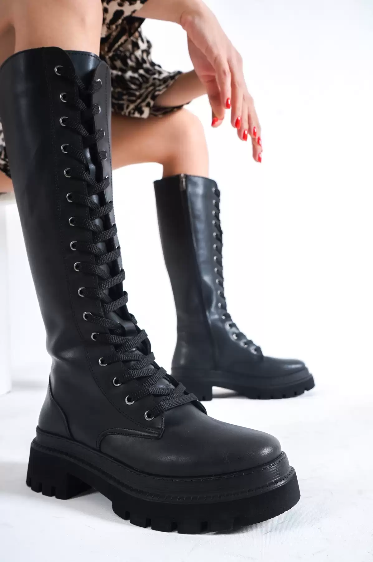 Black Skin Woman Boots