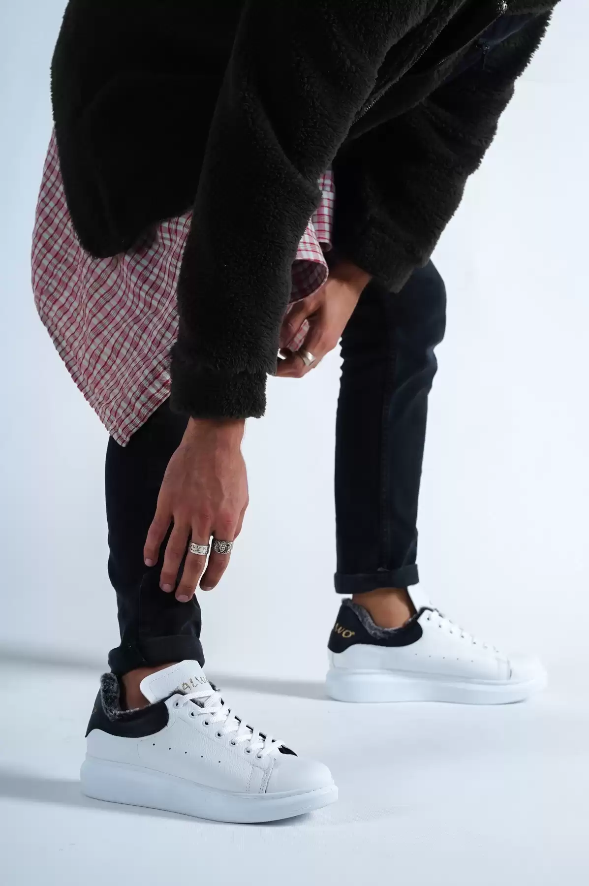 White-Black MenS Fur Sneaker