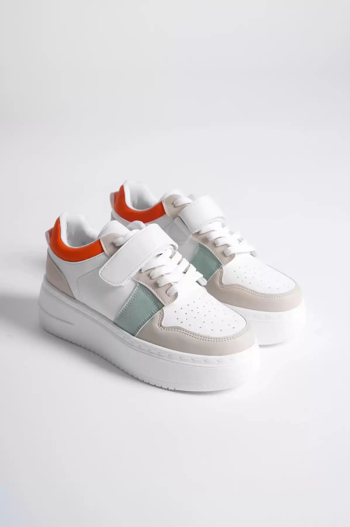 Skin-Orange-Green Woman Sneaker