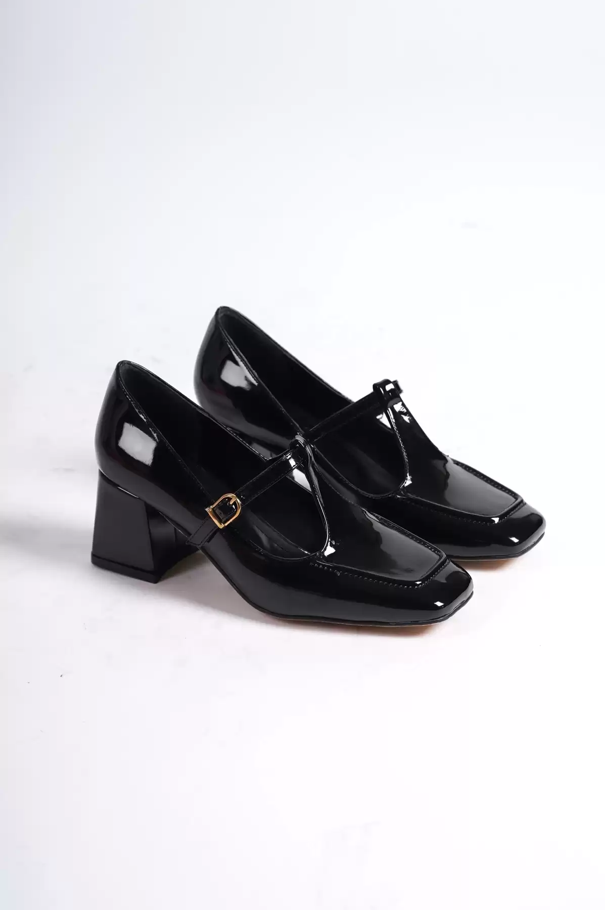 Black Patent Leather Woman Classic Heeled Shoes