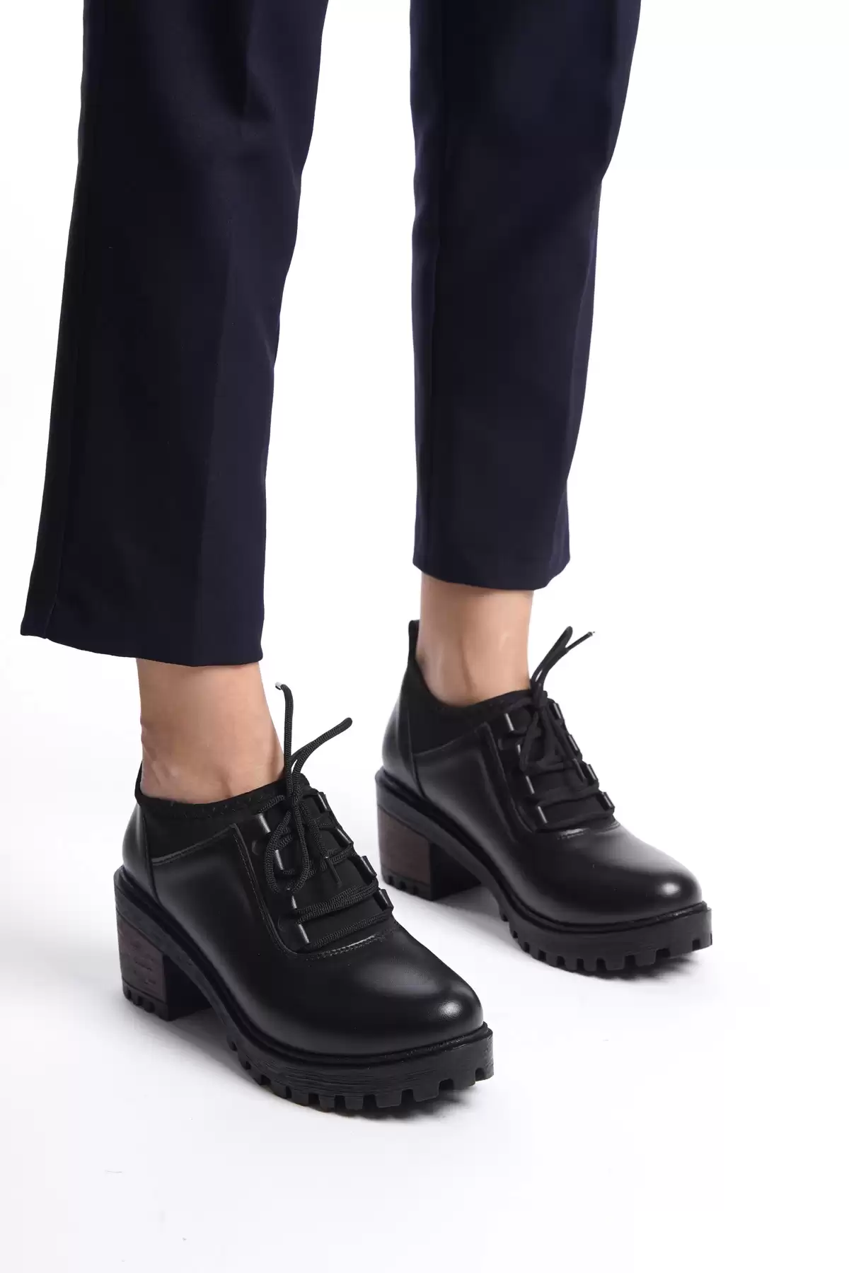 Black Skin Woman Stretch Lacked Shoes